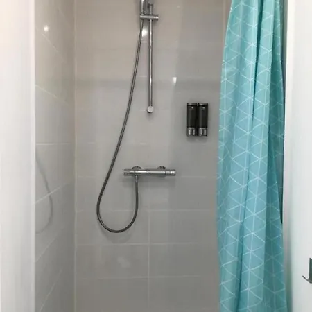 Le Bahia Centre La Breche Wifi Linge De Pressing Apartment Niort Exterior photo